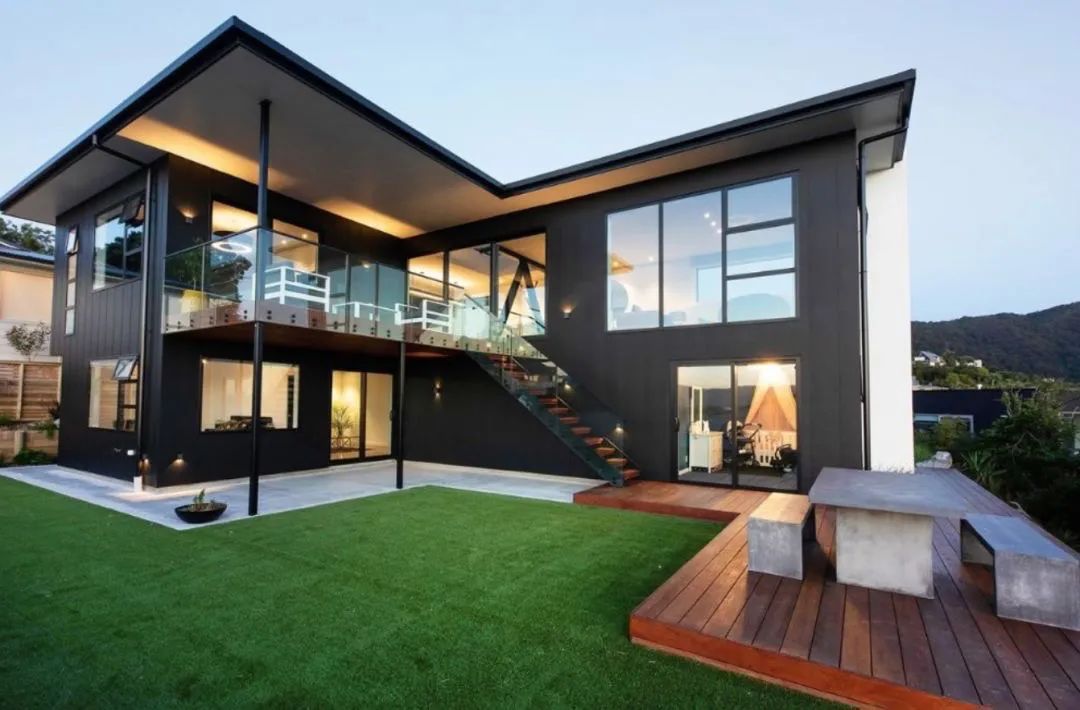 New Zealand's Housing Loan Risks Accumulate Despite Interest Rate Cuts